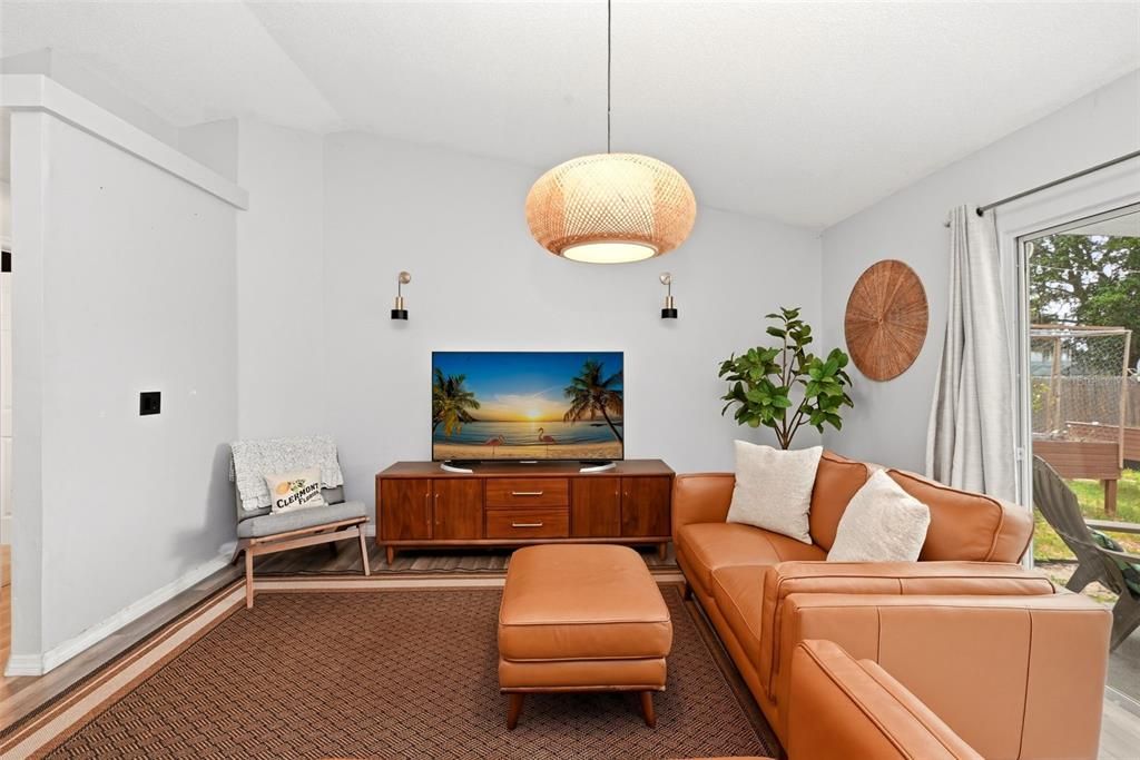 En Venta: $365,000 (3 camas, 2 baños, 1382 Pies cuadrados)