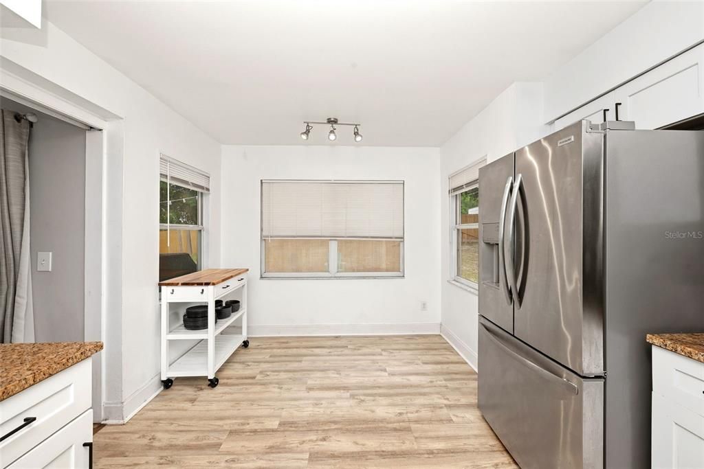 En Venta: $365,000 (3 camas, 2 baños, 1382 Pies cuadrados)