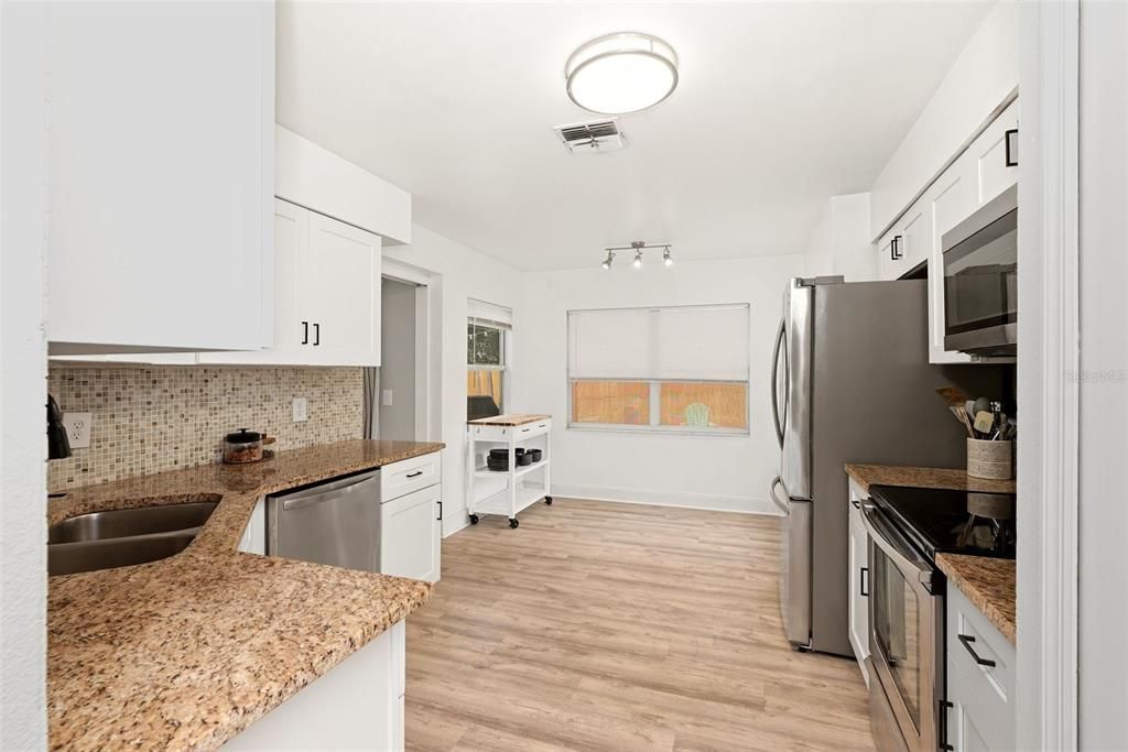 En Venta: $365,000 (3 camas, 2 baños, 1382 Pies cuadrados)