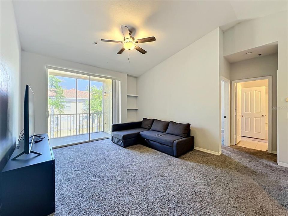 Activo con contrato: $139,900 (2 camas, 2 baños, 1048 Pies cuadrados)