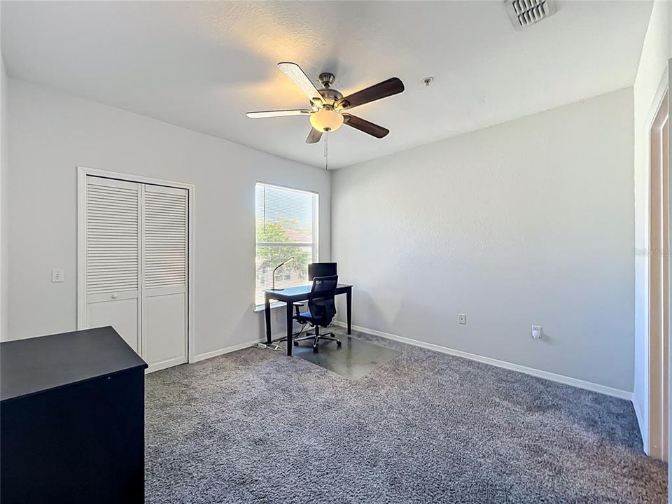 Activo con contrato: $139,900 (2 camas, 2 baños, 1048 Pies cuadrados)