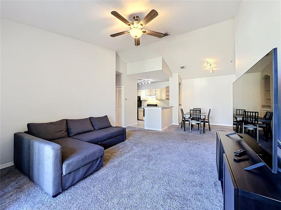 Activo con contrato: $139,900 (2 camas, 2 baños, 1048 Pies cuadrados)