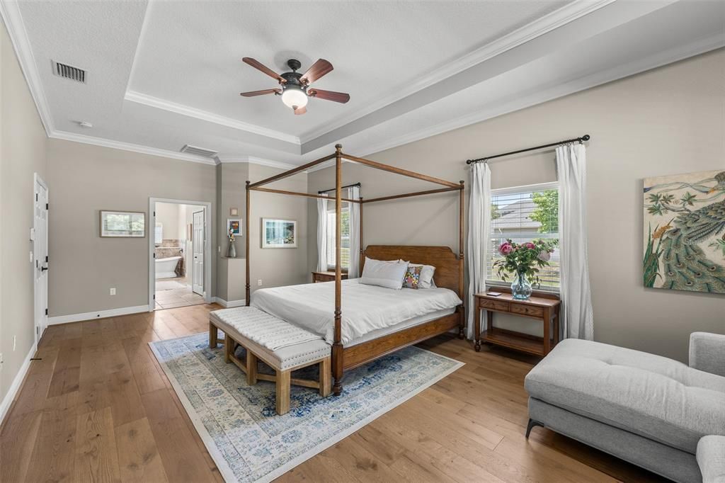 Под контрактом: $869,999 (4 спален, 2 ванн, 3104 Квадратных фут)