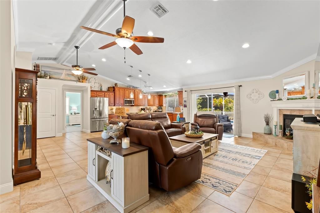 Activo con contrato: $468,000 (3 camas, 2 baños, 1876 Pies cuadrados)