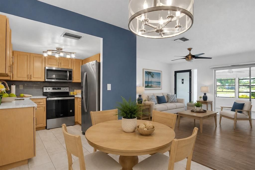 For Sale: $249,900 (2 beds, 2 baths, 1000 Square Feet)