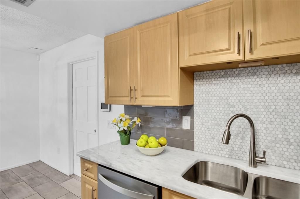 For Sale: $249,900 (2 beds, 2 baths, 1000 Square Feet)