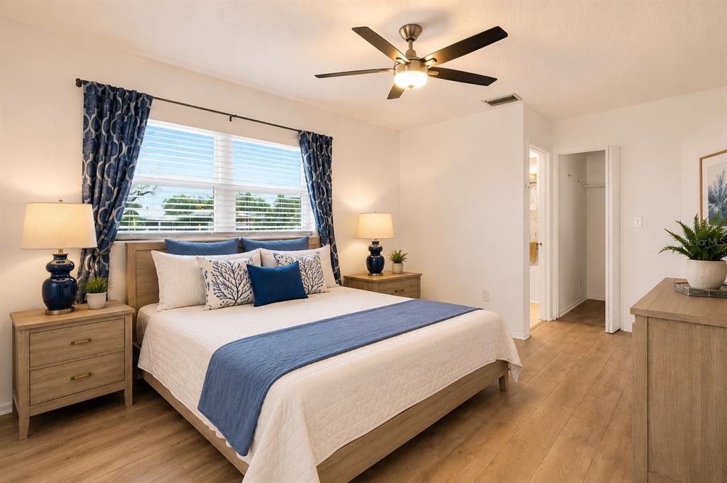 For Sale: $249,900 (2 beds, 2 baths, 1000 Square Feet)