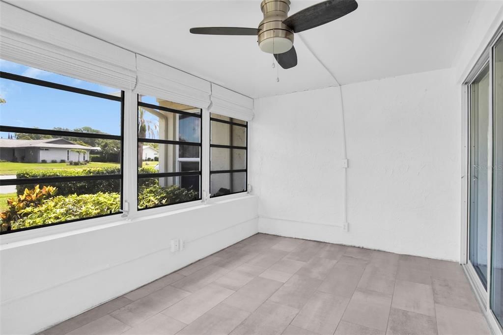For Sale: $249,900 (2 beds, 2 baths, 1000 Square Feet)
