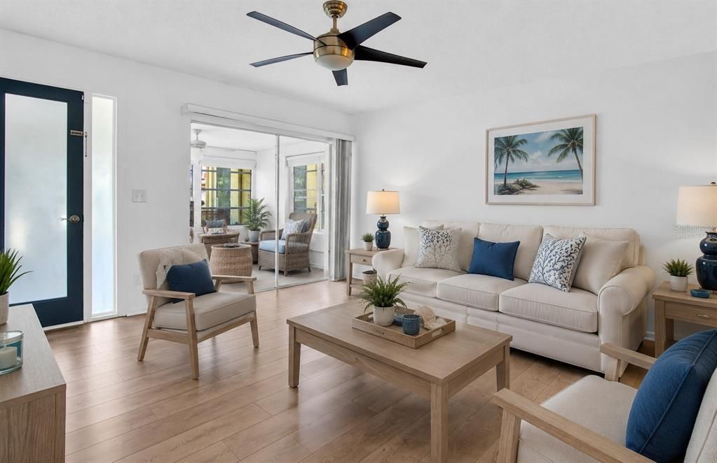 For Sale: $249,900 (2 beds, 2 baths, 1000 Square Feet)
