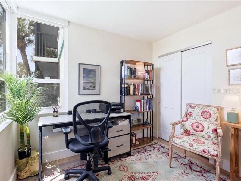 For Sale: $559,000 (2 beds, 2 baths, 1085 Square Feet)