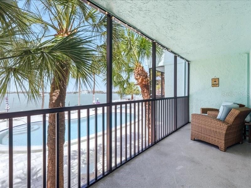 For Sale: $559,000 (2 beds, 2 baths, 1085 Square Feet)