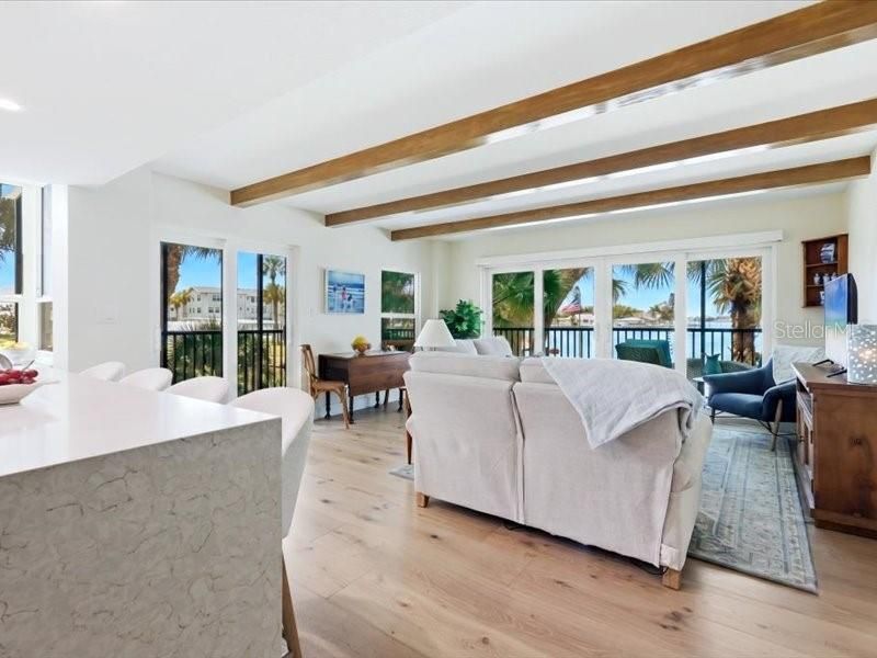 For Sale: $559,000 (2 beds, 2 baths, 1085 Square Feet)