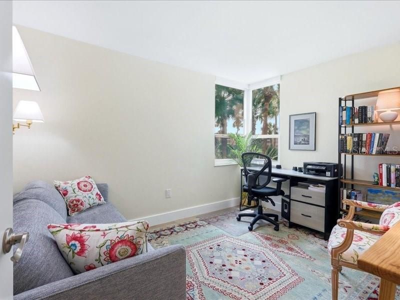 For Sale: $559,000 (2 beds, 2 baths, 1085 Square Feet)