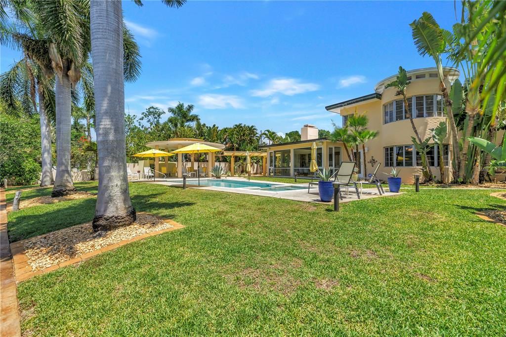 For Sale: $1,599,000 (4 beds, 3 baths, 3184 Square Feet)
