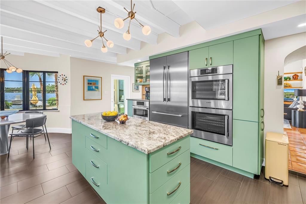 For Sale: $1,599,000 (4 beds, 3 baths, 3184 Square Feet)