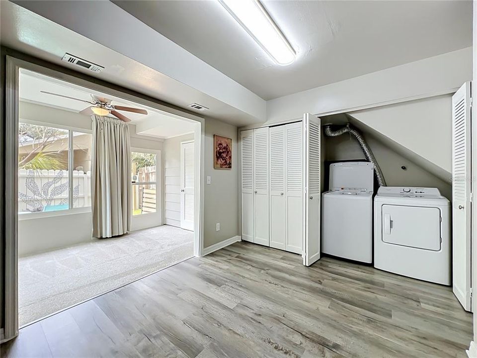 На продажу: $212,000 (2 спален, 1 ванн, 1126 Квадратных фут)