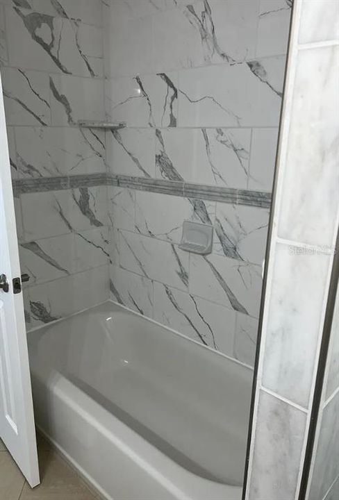 В аренду: $2,100 (2 спален, 2 ванн, 1090 Квадратных фут)