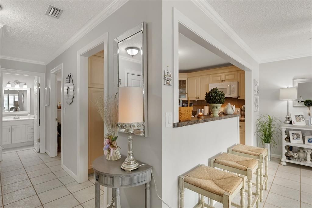 For Sale: $139,000 (1 beds, 1 baths, 955 Square Feet)