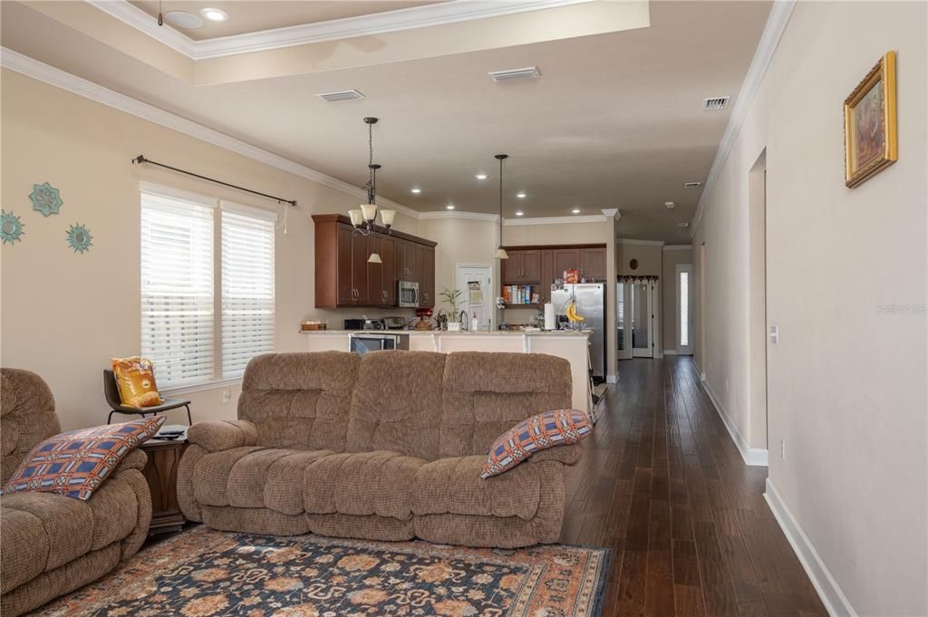 En Venta: $449,900 (3 camas, 2 baños, 2330 Pies cuadrados)