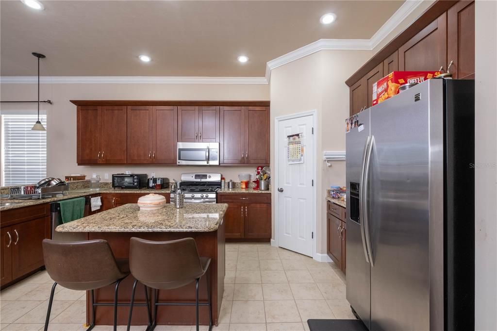En Venta: $449,900 (3 camas, 2 baños, 2330 Pies cuadrados)