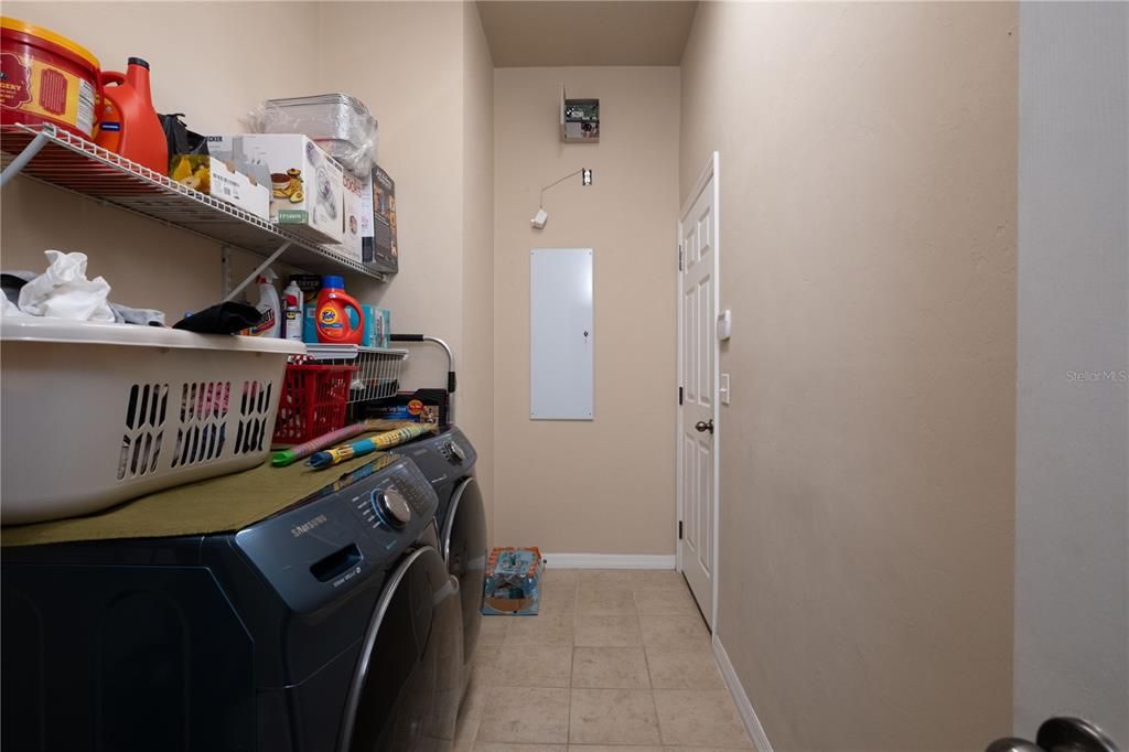 En Venta: $449,900 (3 camas, 2 baños, 2330 Pies cuadrados)