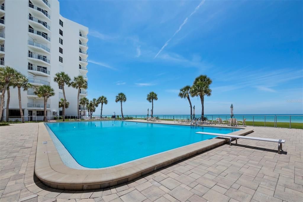 For Sale: $995,000 (2 beds, 2 baths, 1409 Square Feet)