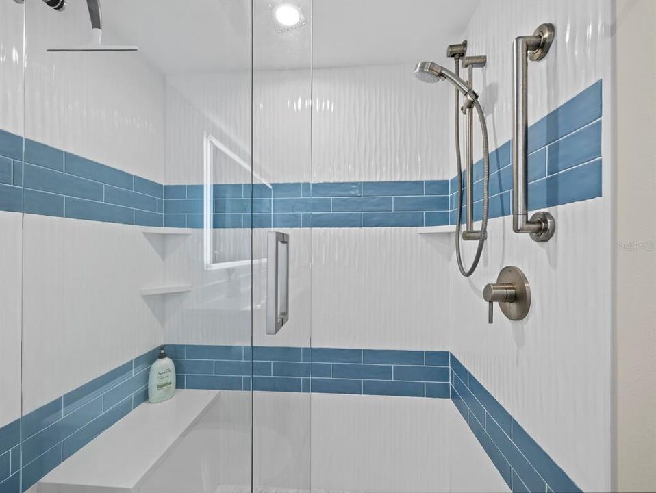 For Sale: $995,000 (2 beds, 2 baths, 1409 Square Feet)