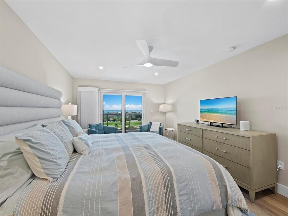 For Sale: $995,000 (2 beds, 2 baths, 1409 Square Feet)