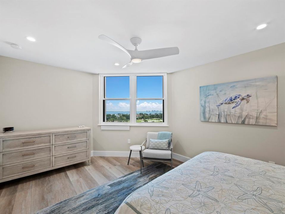 For Sale: $995,000 (2 beds, 2 baths, 1409 Square Feet)