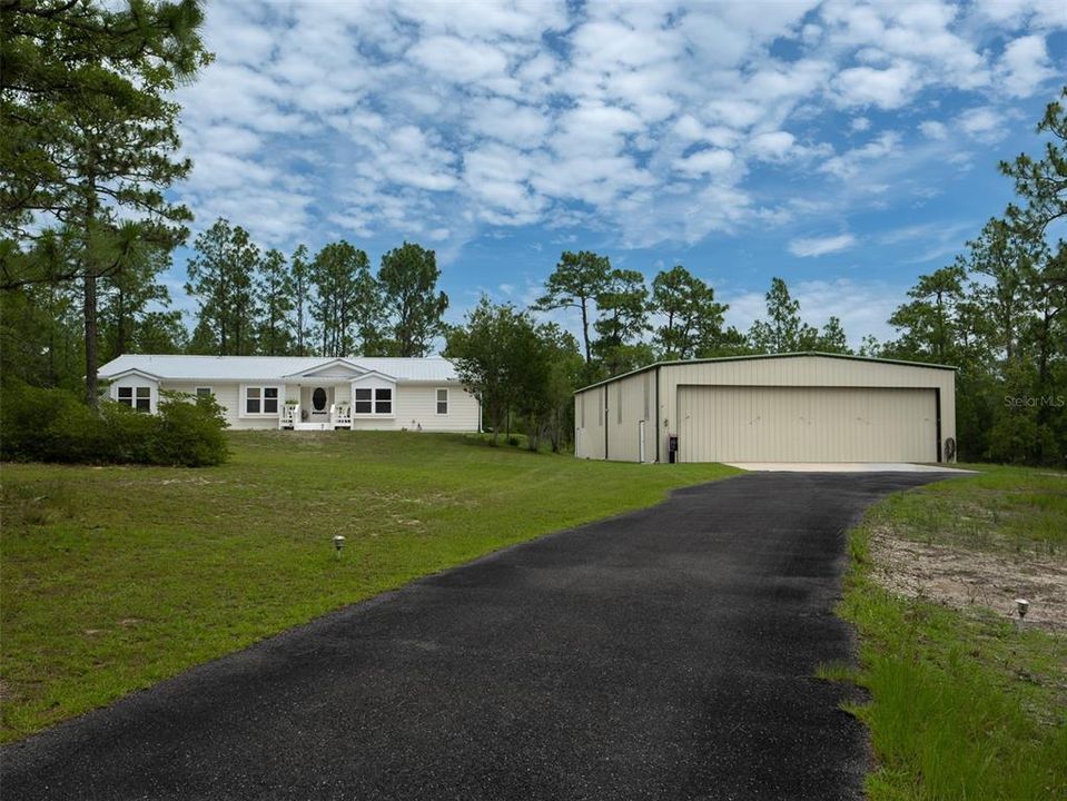 For Sale: $547,000 (3 beds, 2 baths, 2536 Square Feet)
