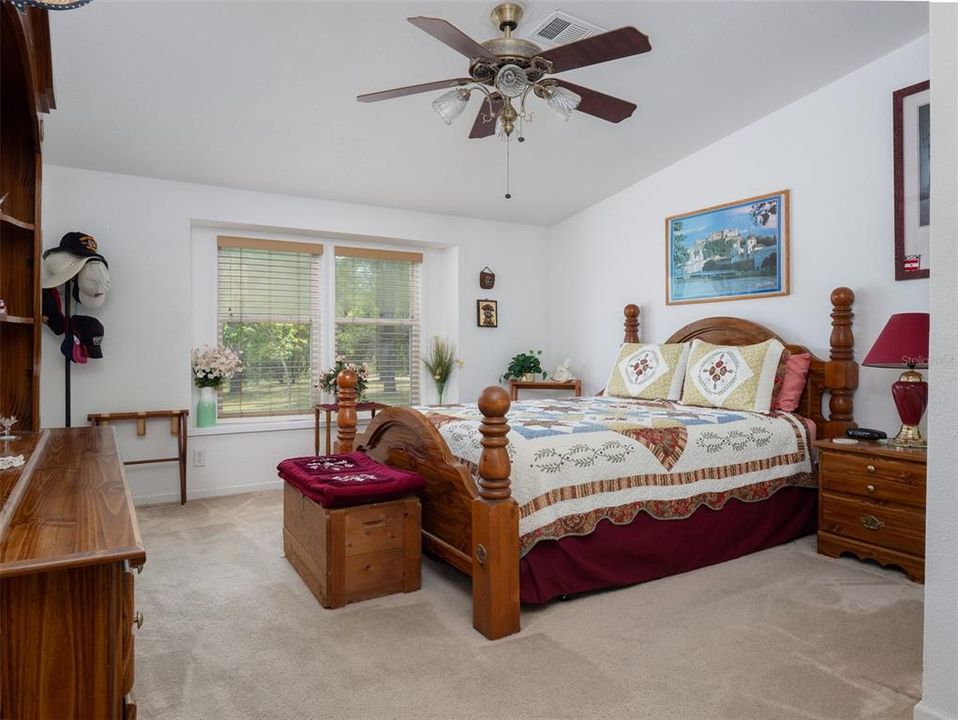 For Sale: $547,000 (3 beds, 2 baths, 2536 Square Feet)
