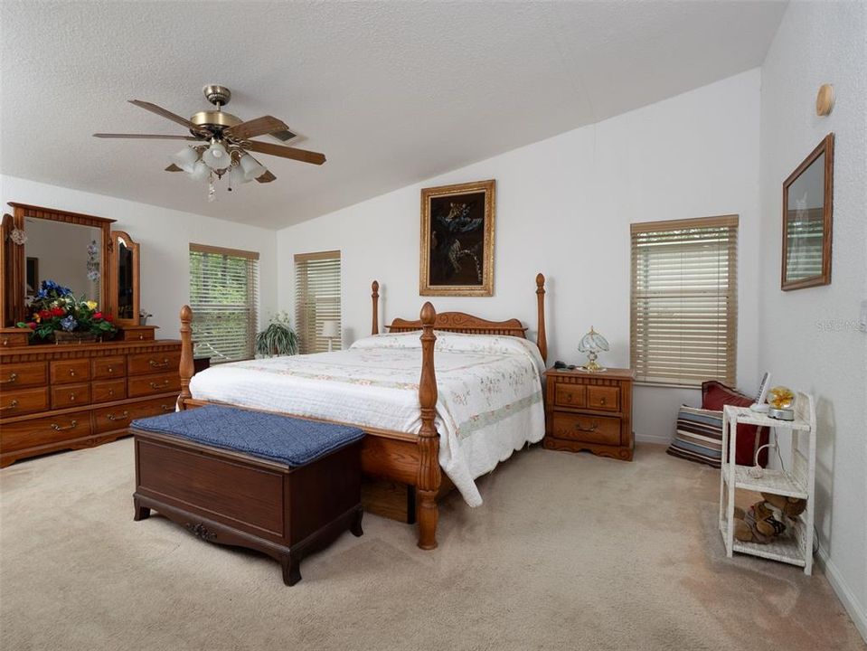 For Sale: $547,000 (3 beds, 2 baths, 2536 Square Feet)