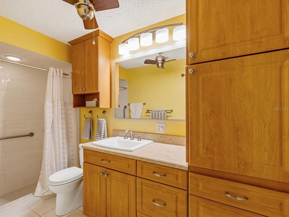 En Venta: $299,000 (3 camas, 2 baños, 1432 Pies cuadrados)