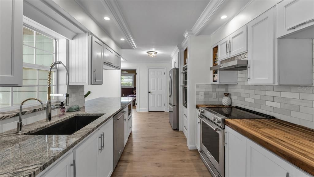 En Venta: $449,900 (3 camas, 2 baños, 1624 Pies cuadrados)