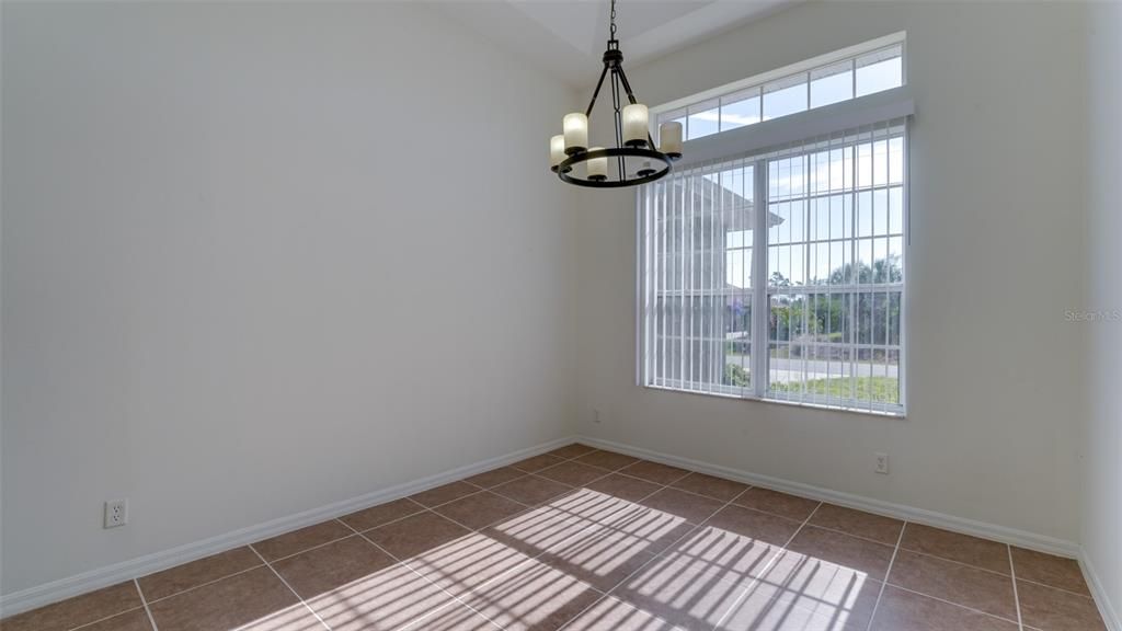 For Rent: $2,100 (3 beds, 2 baths, 1844 Square Feet)