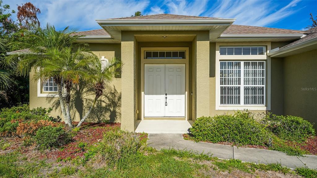 For Rent: $2,100 (3 beds, 2 baths, 1844 Square Feet)