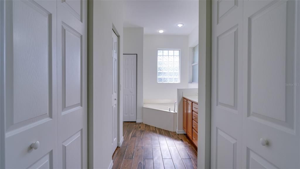 For Rent: $2,100 (3 beds, 2 baths, 1844 Square Feet)