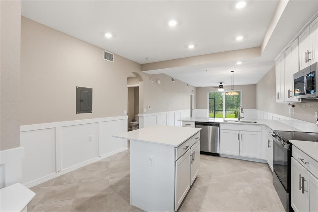 For Sale: $209,000 (2 beds, 2 baths, 1194 Square Feet)