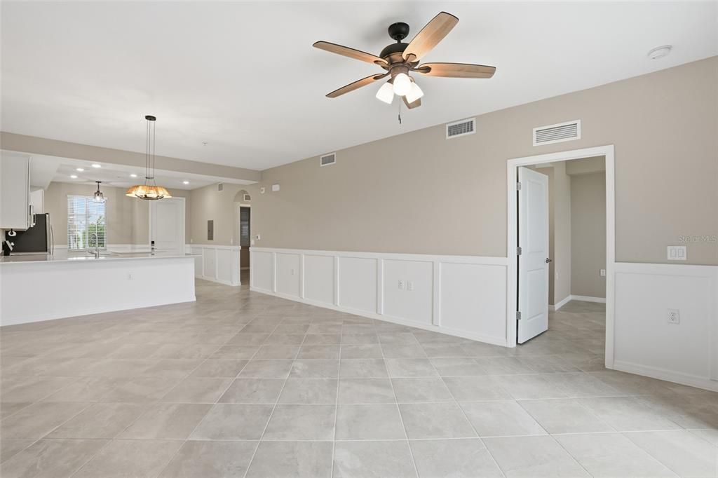 For Sale: $209,000 (2 beds, 2 baths, 1194 Square Feet)