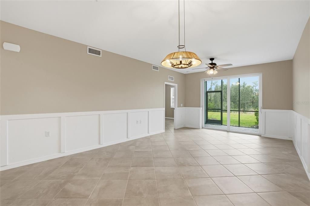 For Sale: $209,000 (2 beds, 2 baths, 1194 Square Feet)
