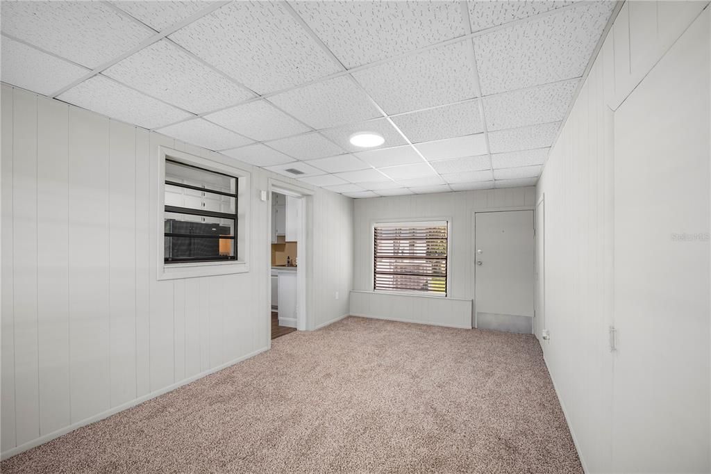 Active With Contract: $179,900 (3 beds, 1 baths, 1142 Square Feet)