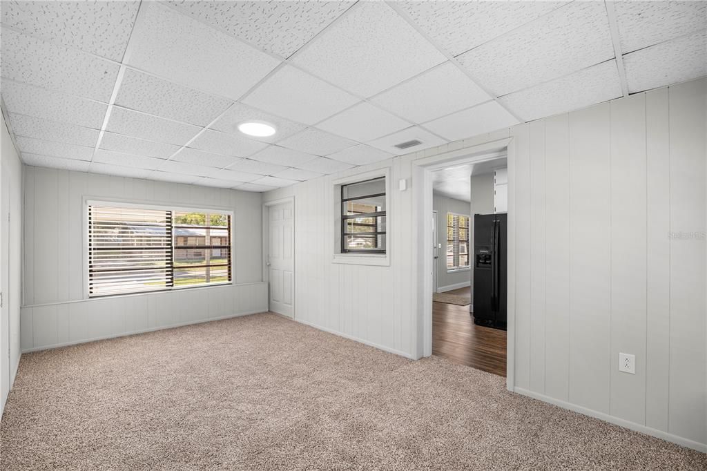 Active With Contract: $179,900 (3 beds, 1 baths, 1142 Square Feet)