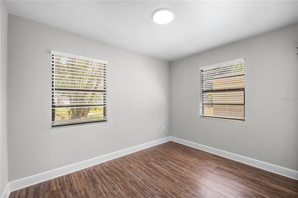 Active With Contract: $179,900 (3 beds, 1 baths, 1142 Square Feet)