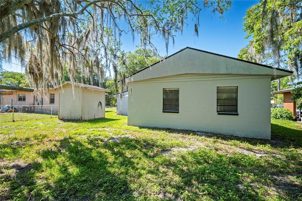 Active With Contract: $179,900 (3 beds, 1 baths, 1142 Square Feet)
