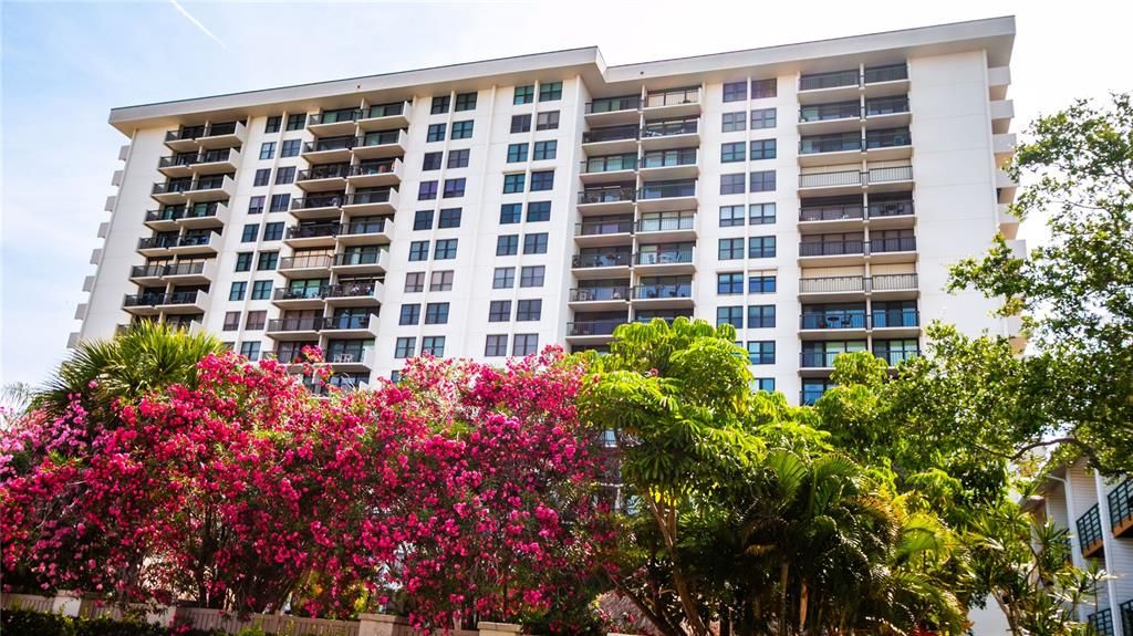 For Sale: $429,000 (2 beds, 2 baths, 1390 Square Feet)