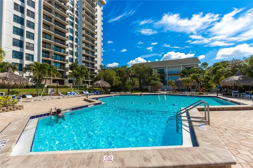 For Sale: $429,000 (2 beds, 2 baths, 1390 Square Feet)