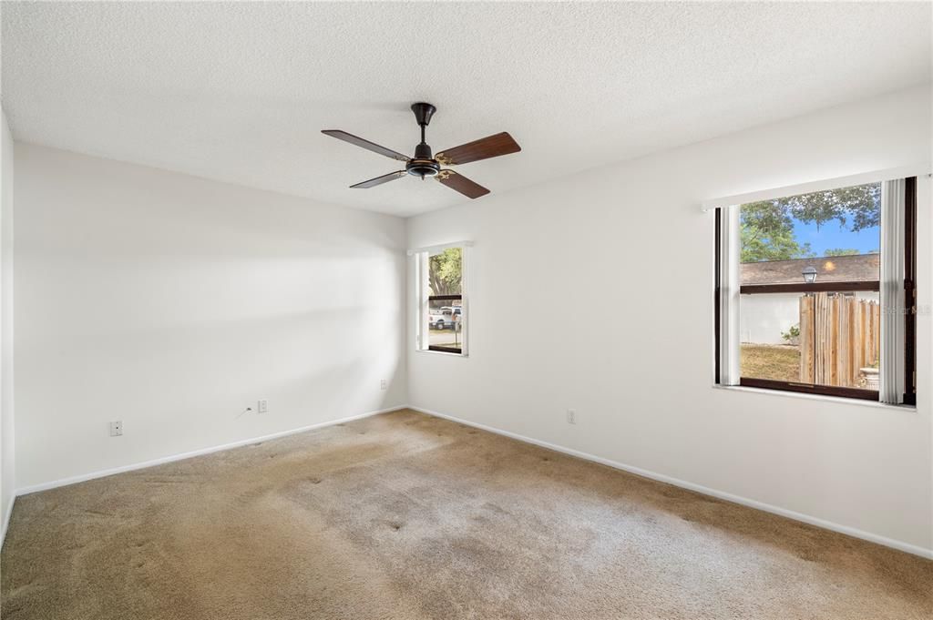 Active With Contract: $369,900 (3 beds, 2 baths, 1481 Square Feet)