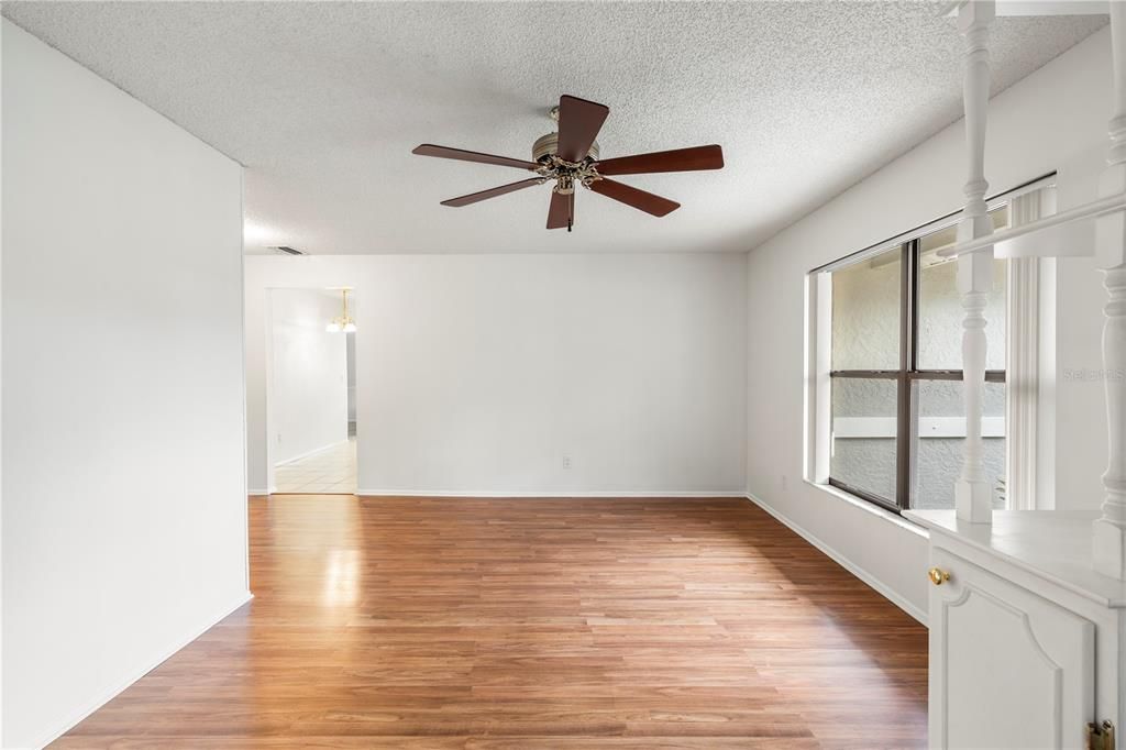 Active With Contract: $369,900 (3 beds, 2 baths, 1481 Square Feet)