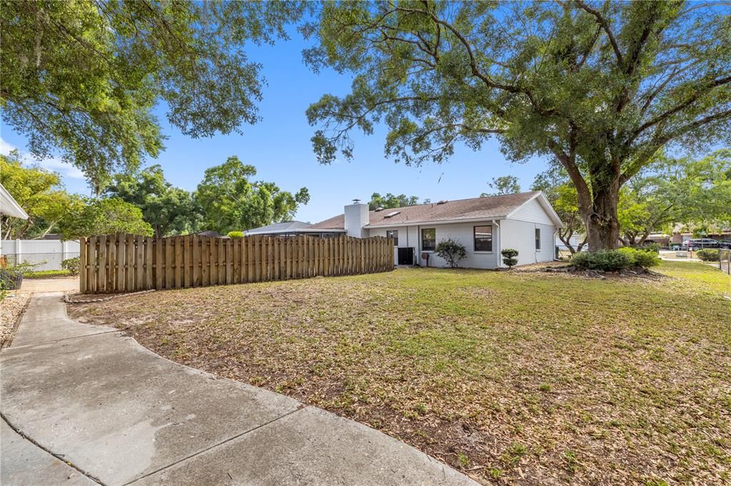 Active With Contract: $369,900 (3 beds, 2 baths, 1481 Square Feet)