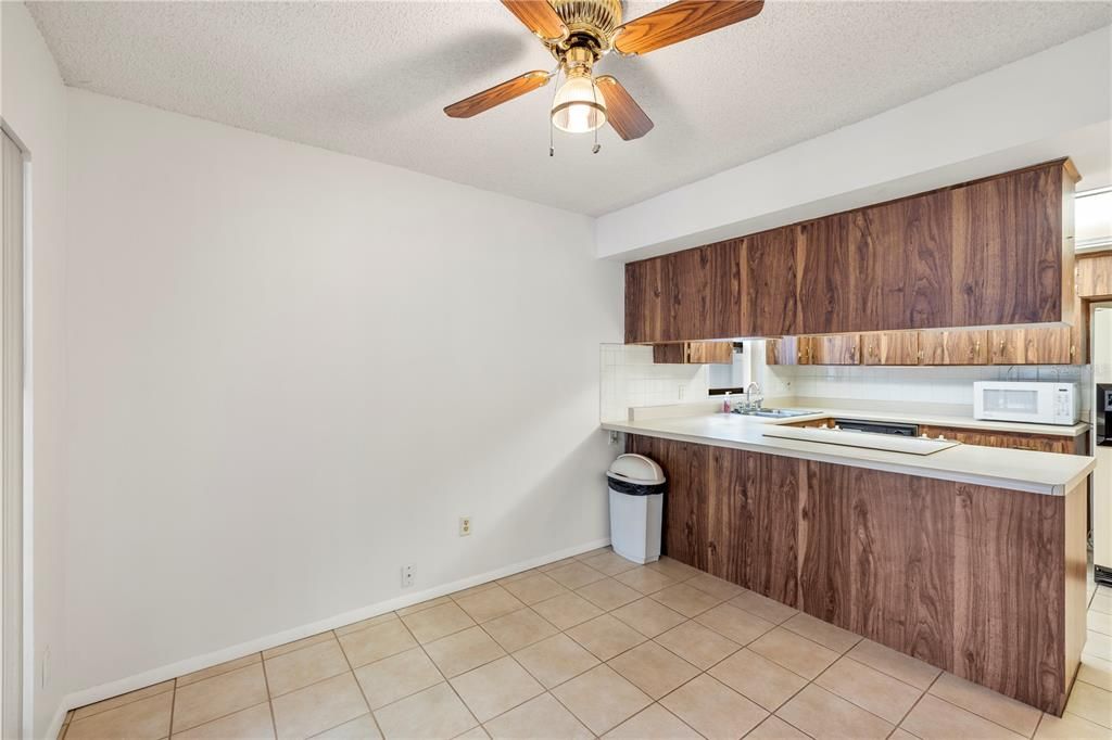 Active With Contract: $369,900 (3 beds, 2 baths, 1481 Square Feet)